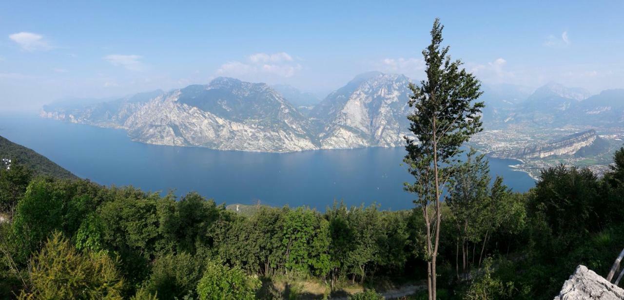 Garda Blu Apartment Riva del Garda Exterior foto